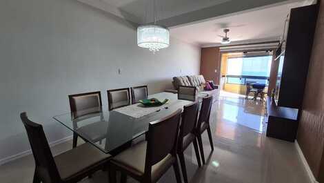 Cobertura 3 dormitórios 50M da praia de Bombas para 8 pessoas