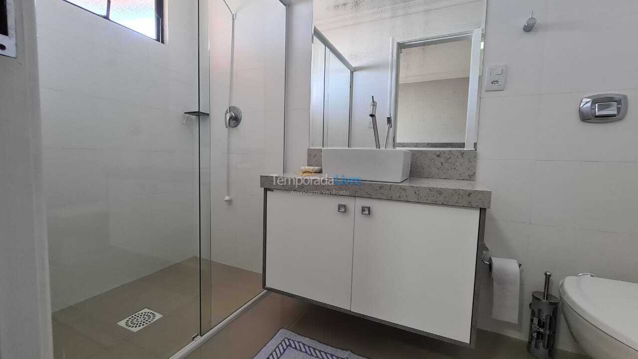 Apartamento para aluguel de temporada em Bombinhas (Praia de Bombas)
