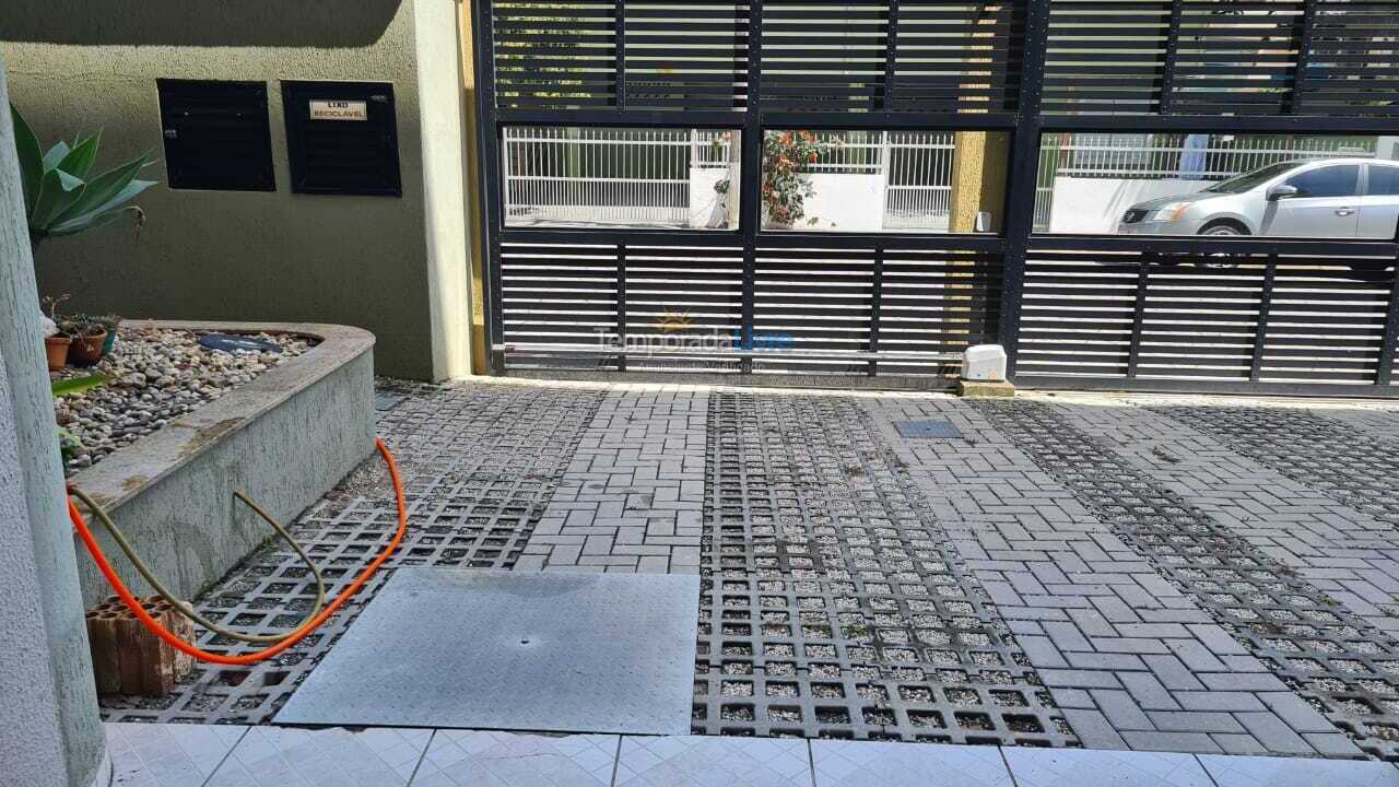 Apartamento para aluguel de temporada em Bombinhas (Praia de Bombas)