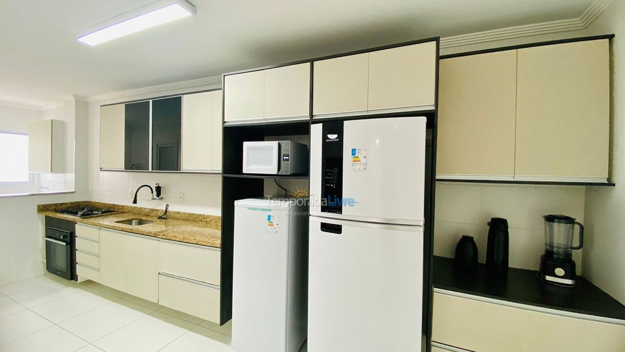 Apartamento para aluguel de temporada em Praia Grande (Aviação)