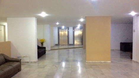 London Apartment / BC Center