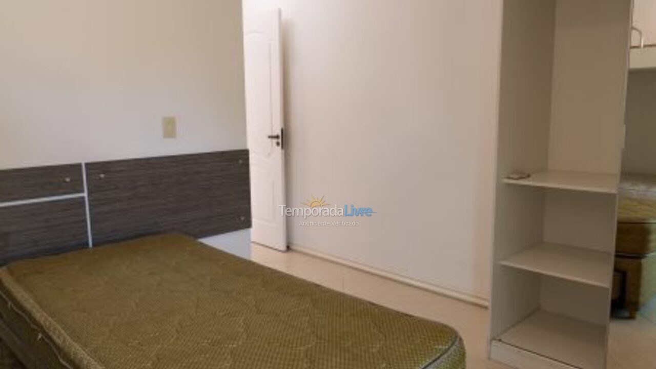 Casa para aluguel de temporada em Governador Celso Ramos (Praia de Palmas)