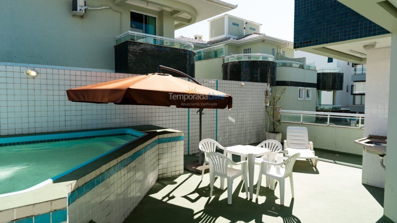 Casa para aluguel de temporada em Governador Celso Ramos (Praia de Palmas)