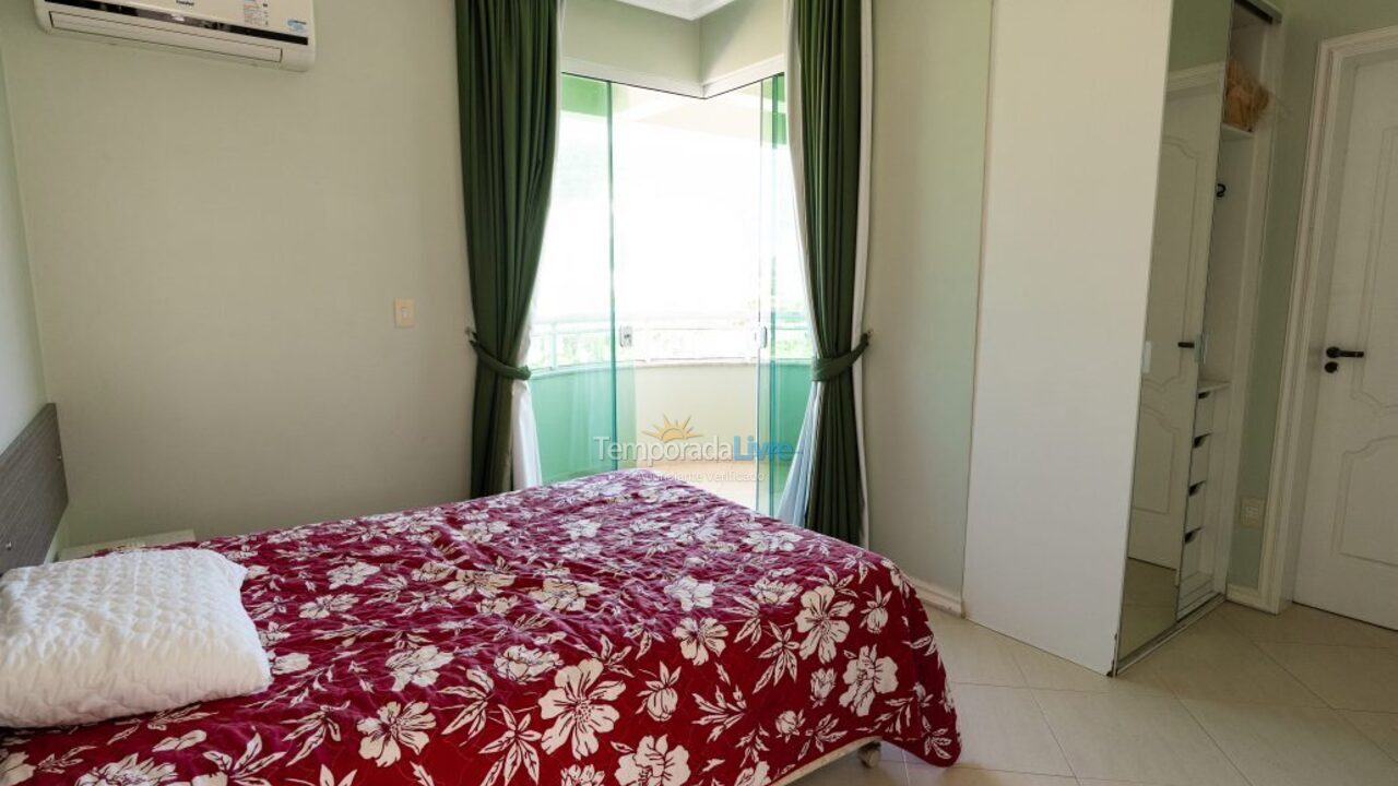 Casa para aluguel de temporada em Governador Celso Ramos (Praia de Palmas)