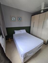 Ático de 4 dormitorios con piscina privada en Enseada