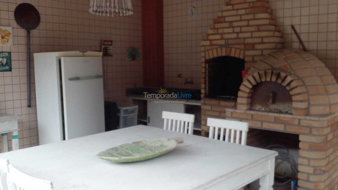 Apartamento para aluguel de temporada em Ubatuba (Praia Grande)