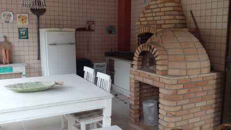 Linda cobertura 3 suites mobiliada na praia Grande de Ubatuba