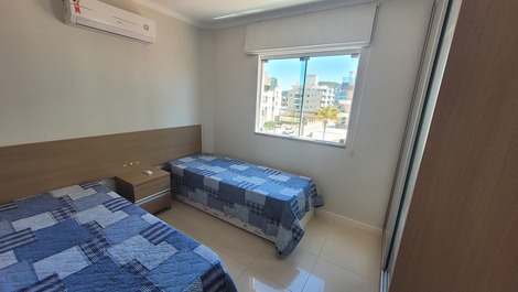 Holiday Apartment in Praia de Bombas w / Wiffi and Air Conditioning