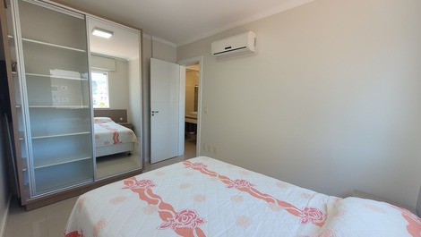 Holiday Apartment in Praia de Bombas w / Wiffi and Air Conditioning