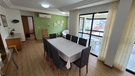 Apartamento de 4 habitaciones en la playa de Bombas Bombinhas, SC