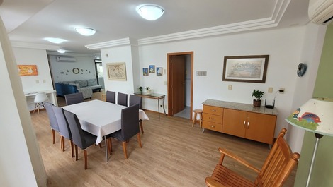 Apartamento de 4 habitaciones en la playa de Bombas Bombinhas, SC