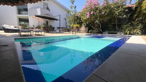 LB - RJ52 Casa 05 Suítes Interlagos de Itaúna Aluguel de Temporada