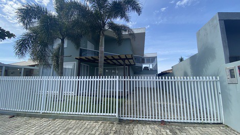 HOUSE 20 meters FROM THE SEA WITH 5 BEDROOMS