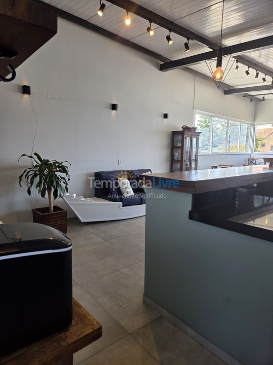 House for vacation rental in Bombinhas (Praia de Zimbros)