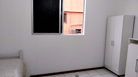 Aluga-se apto 2 dormitorios Centro Canasvieiras-2025 e 2026