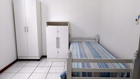 Aluga-se apto 2 dormitorios Centro Canasvieiras-2025 e 2026