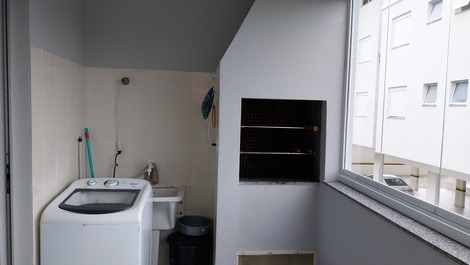 Aluga-se apto 2 dormitorios Centro Canasvieiras-2025 e 2026