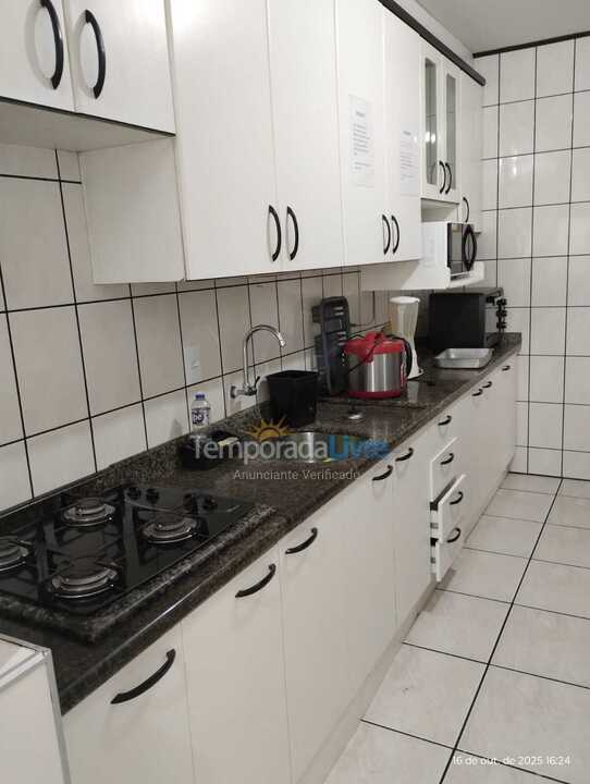 Apartamento para aluguel de temporada em Itapema (Meia Praia)