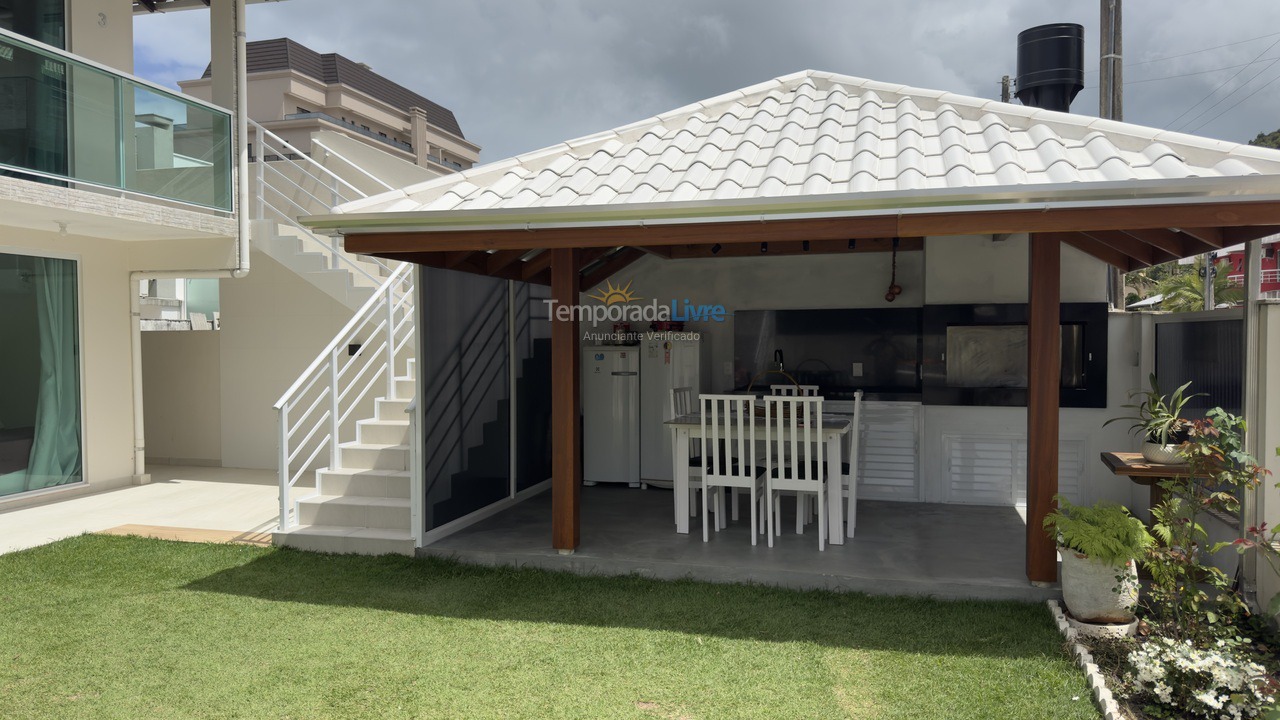 Apartamento para aluguel de temporada em Bombinhas (Centro de Bombinhas)