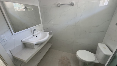 Apartamentos no centro de Bombinhas para até 5 pessoas