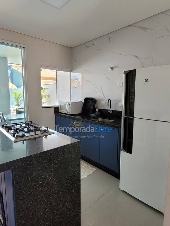 Casa para aluguel de temporada em Itapoá (Balneário Cambiju)