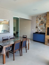 CASA C/ PISCINA 250M DO MAR - ITAPOÁ/SC