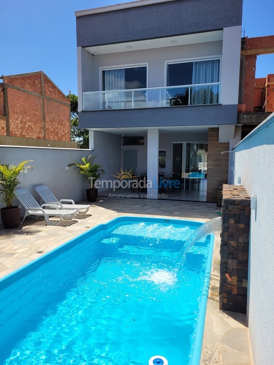 Casa para aluguel de temporada em Itapoá (Balneário Cambiju)