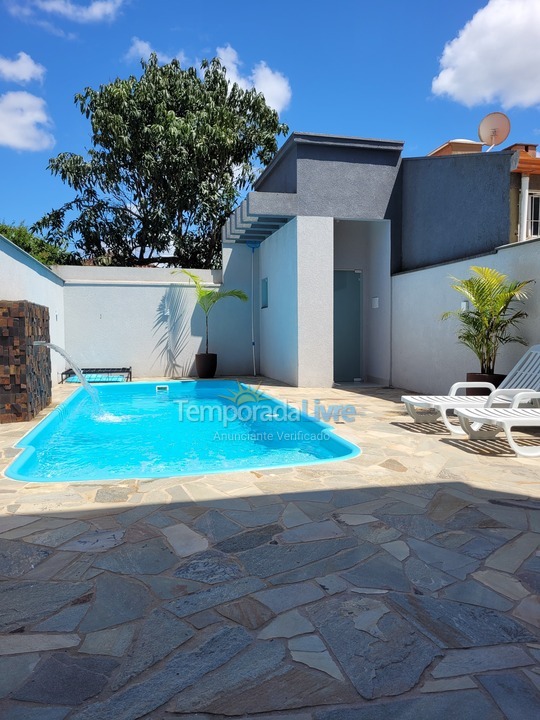Casa para aluguel de temporada em Itapoá (Balneário Cambiju)