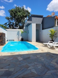 CASA C/ PISCINA 250M DO MAR - ITAPOÁ/SC