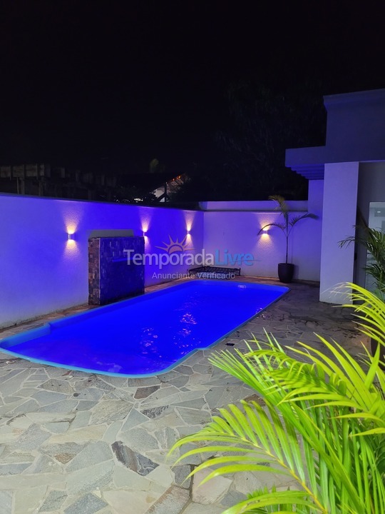 Casa para aluguel de temporada em Itapoá (Balneário Cambiju)