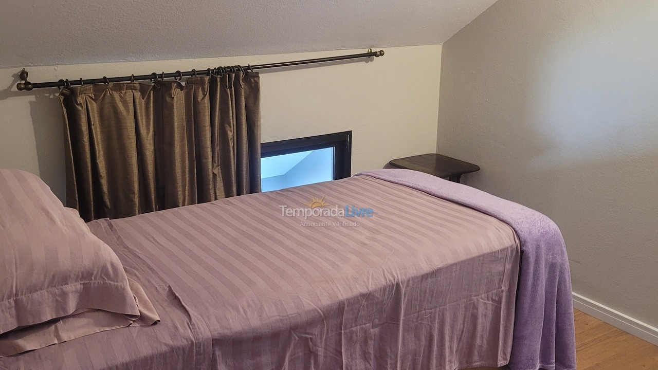 Casa para aluguel de temporada em Florianopolis (Campeche)