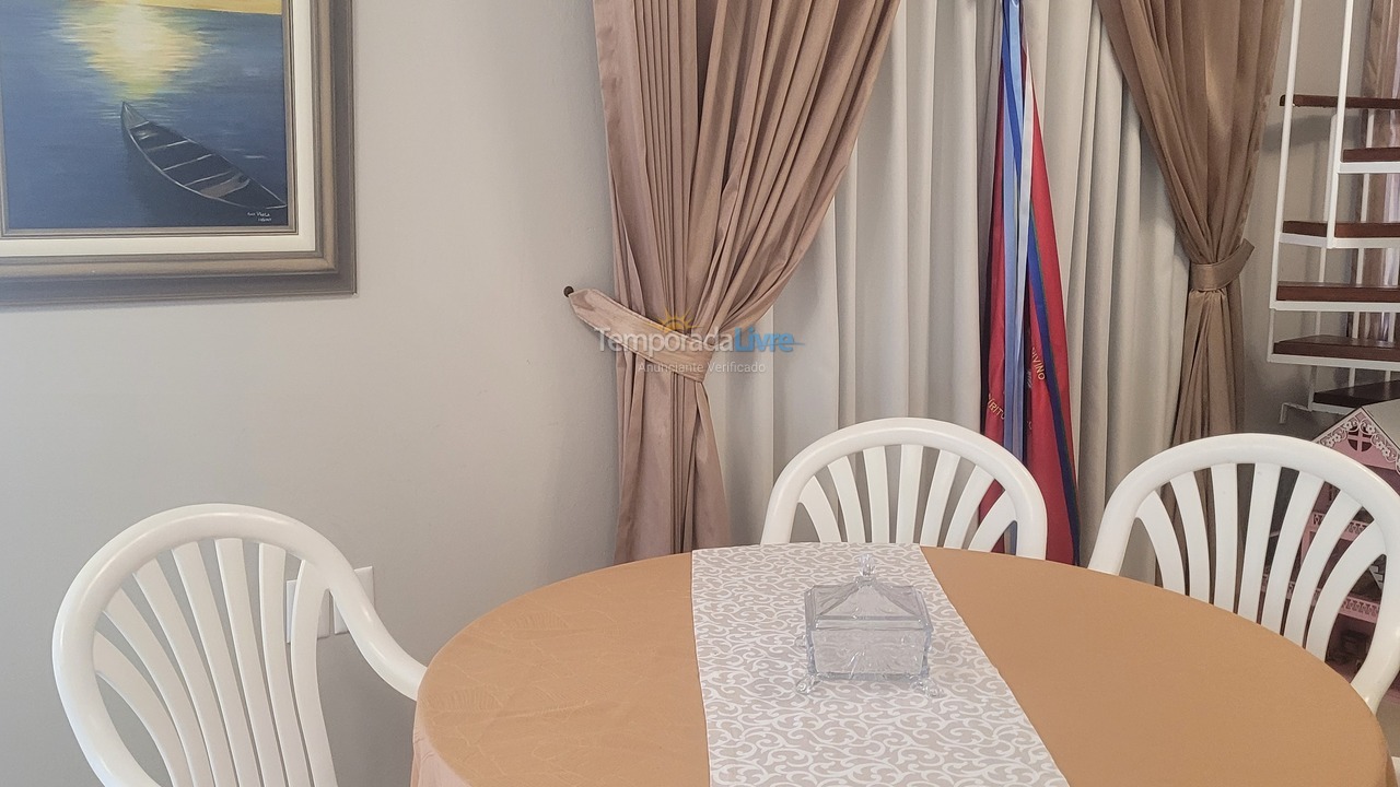 Casa para aluguel de temporada em Florianopolis (Campeche)