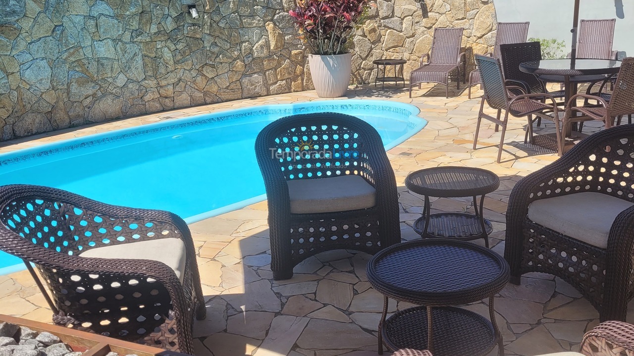 Casa para aluguel de temporada em Florianopolis (Campeche)