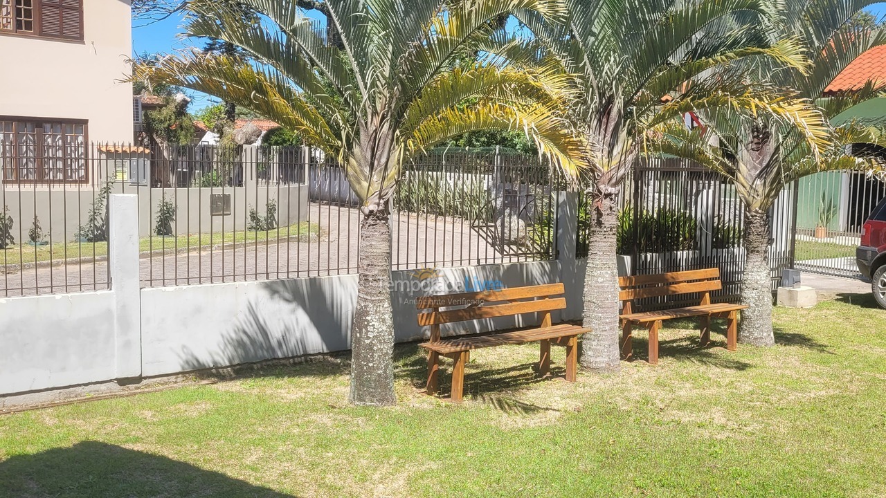 Casa para aluguel de temporada em Florianopolis (Campeche)