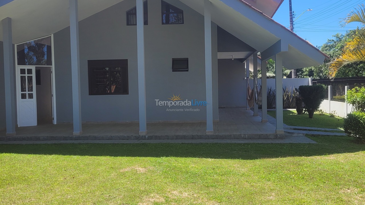 Casa para aluguel de temporada em Florianopolis (Campeche)