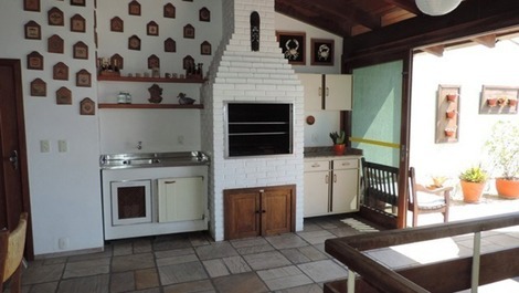 Linda cobertura duplex com 04 dormitórios para 10 pessoas