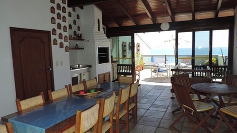 Linda cobertura duplex com 04 dormitórios para 10 pessoas