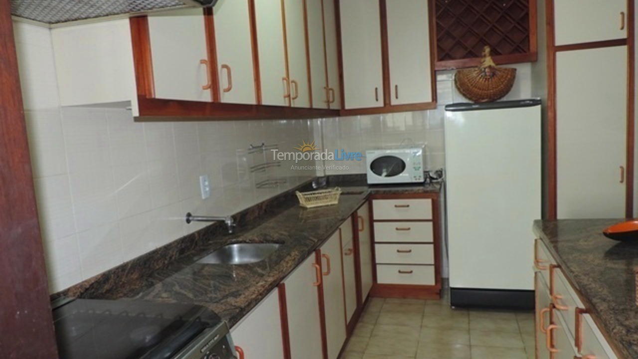 Apartamento para aluguel de temporada em Bombinhas (Praia de Bombas)