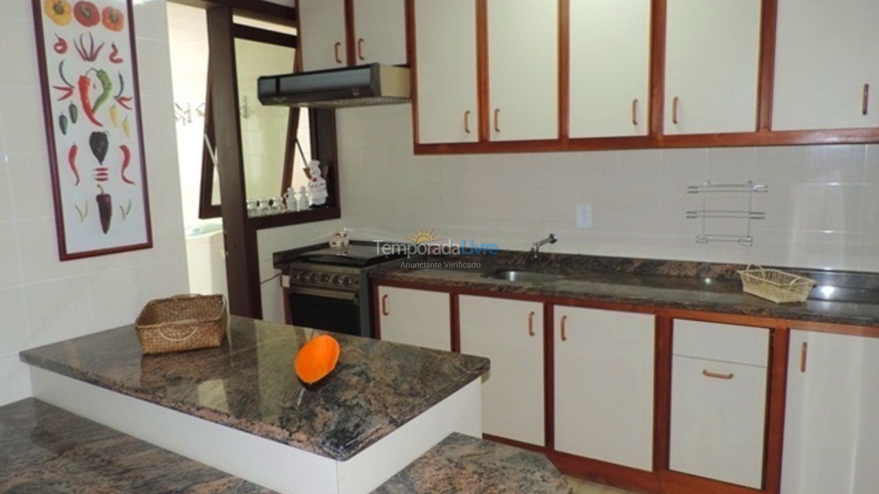 Apartamento para aluguel de temporada em Bombinhas (Praia de Bombas)