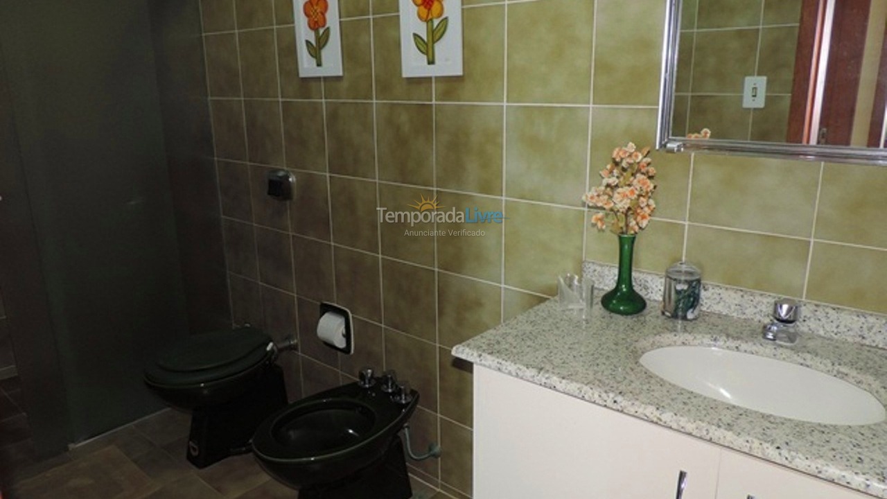 Apartamento para aluguel de temporada em Bombinhas (Praia de Bombas)