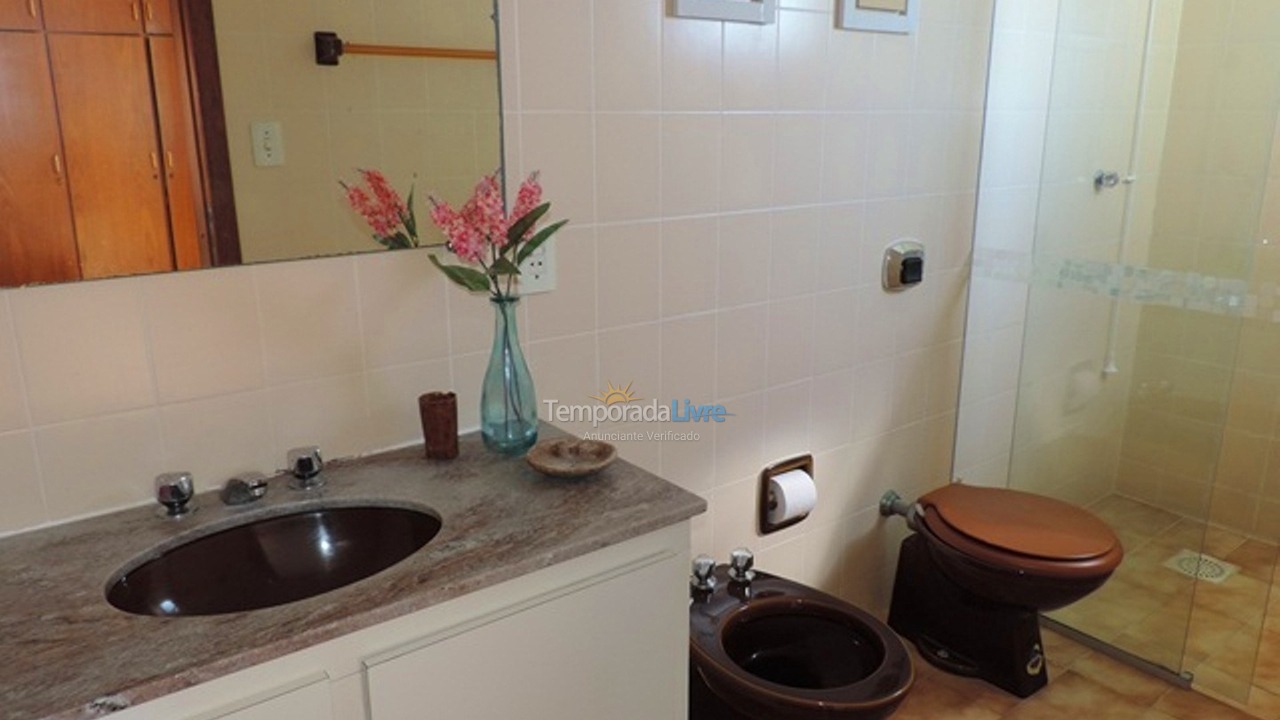 Apartamento para aluguel de temporada em Bombinhas (Praia de Bombas)