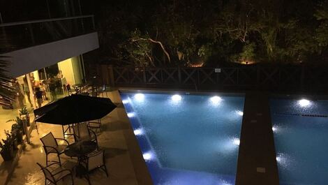Lindo apto em Bombas com piscina e vista mar para 10 pessoas