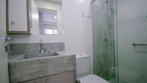 Lindo apto em Bombas com piscina e vista mar para 10 pessoas