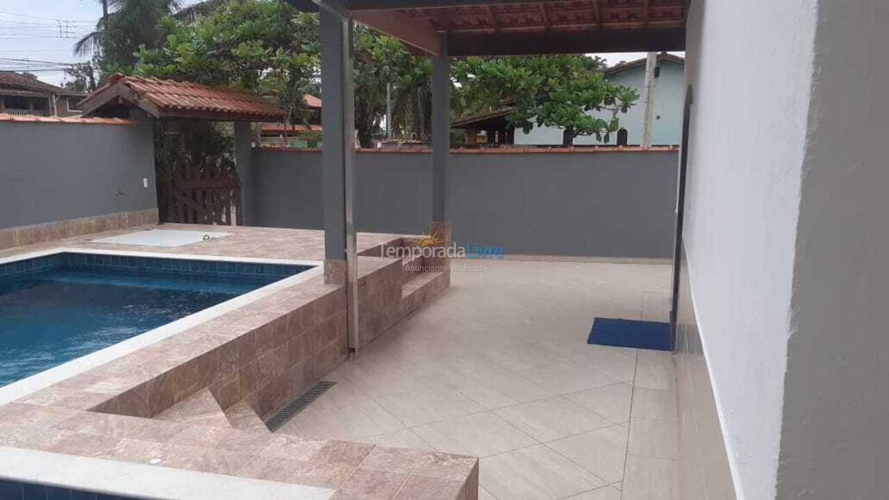 Casa para aluguel de temporada em Caraguatatuba (Massaguaçu)