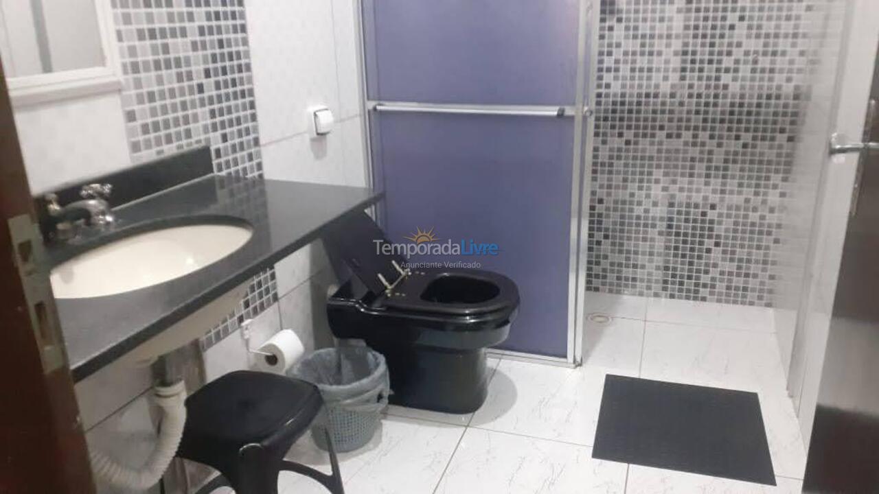 Casa para aluguel de temporada em Caraguatatuba (Massaguaçu)