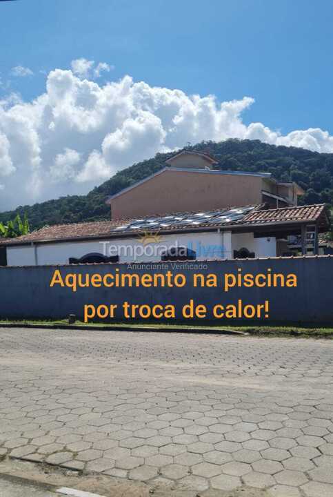 Casa para aluguel de temporada em Caraguatatuba (Massaguaçu)