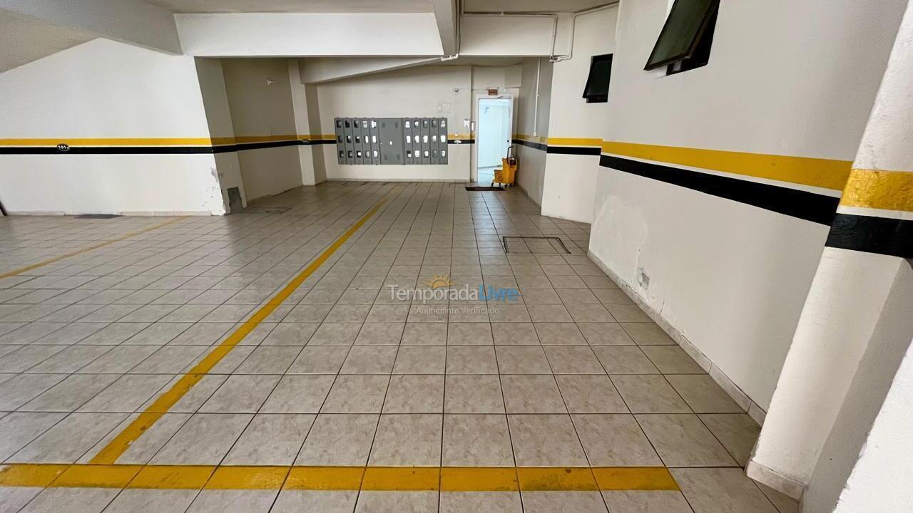 Apartamento para aluguel de temporada em Itapema (Meia Praia)