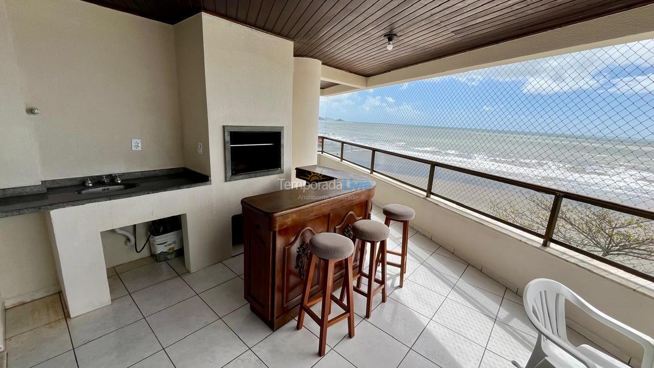 Apartamento para aluguel de temporada em Itapema (Meia Praia)