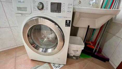 Espaçoso apartamento Frente Mar em Meia Praia - Itapema