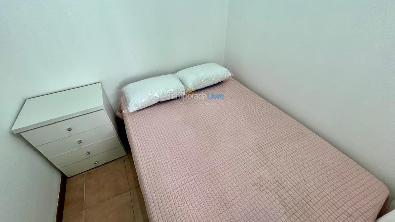 Apartamento para aluguel de temporada em Itapema (Meia Praia)